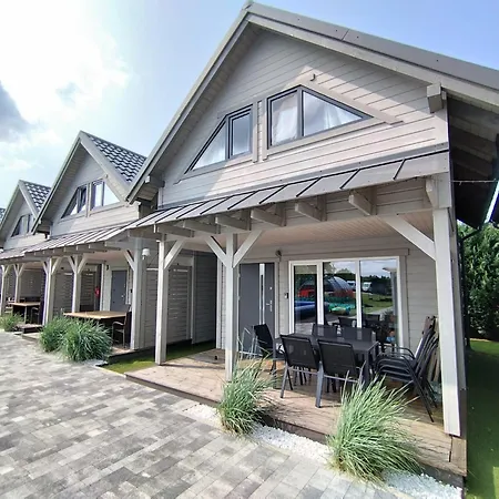 بيت خشبي Homes 777 كارفيا