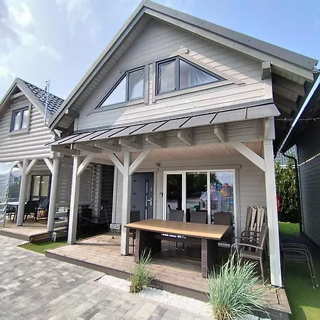 بيت خشبي Homes 777 كارفيا