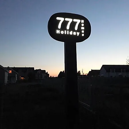 Homes 777 Karwia